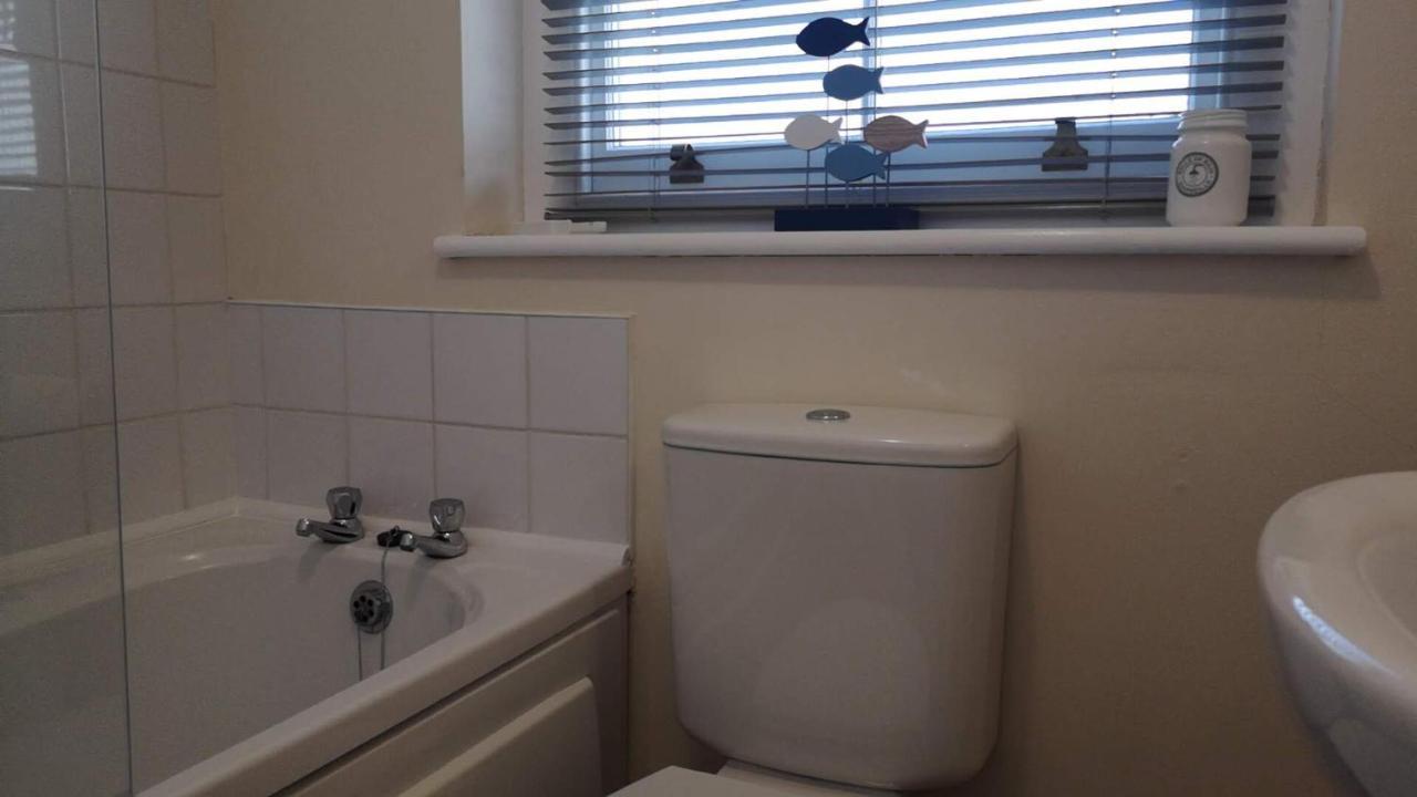 Coastal Escape Deal - 2 Bedroom House -Short Lets & Serviced Accommodation Экстерьер фото