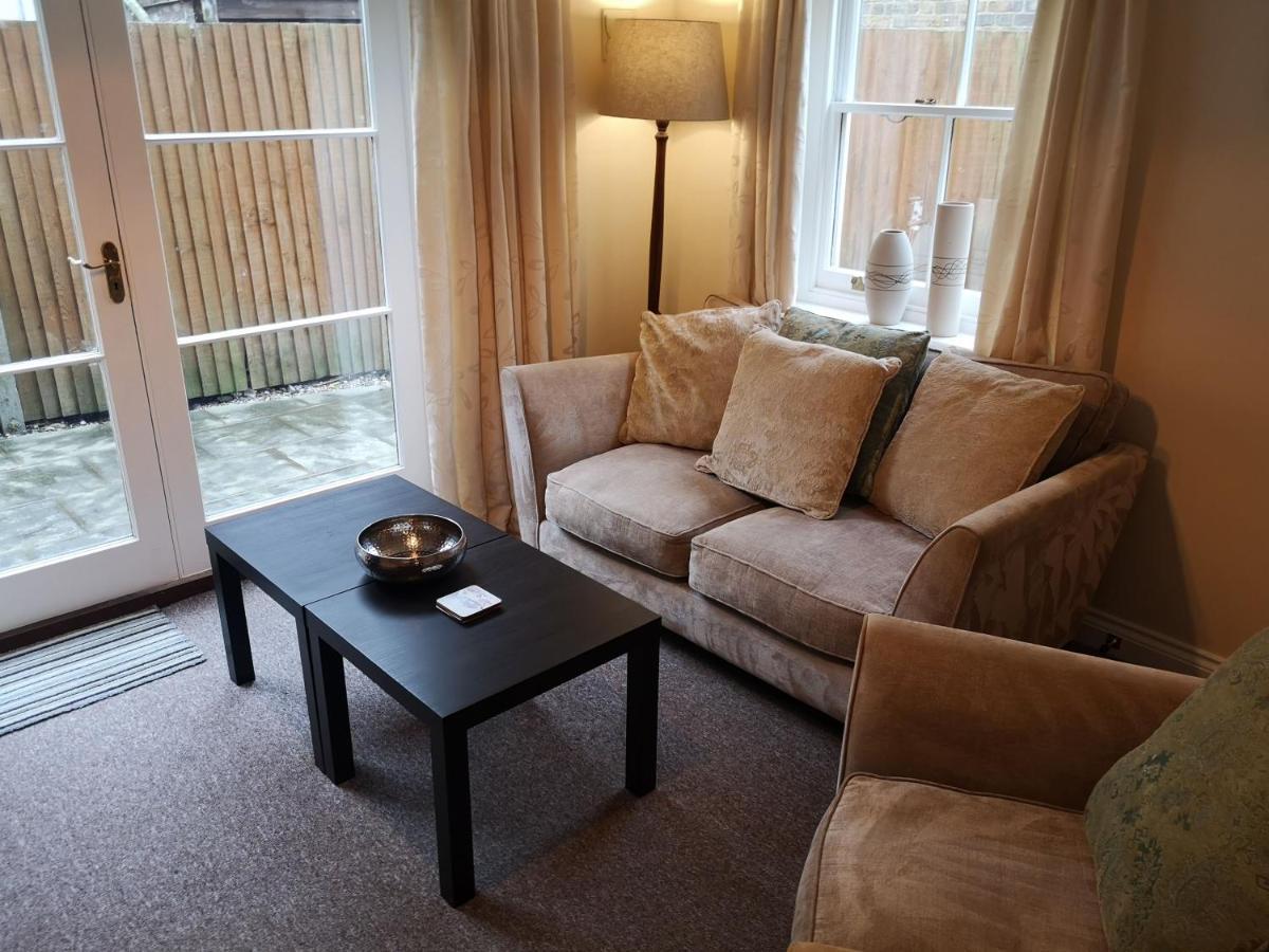 Coastal Escape Deal - 2 Bedroom House -Short Lets & Serviced Accommodation Экстерьер фото